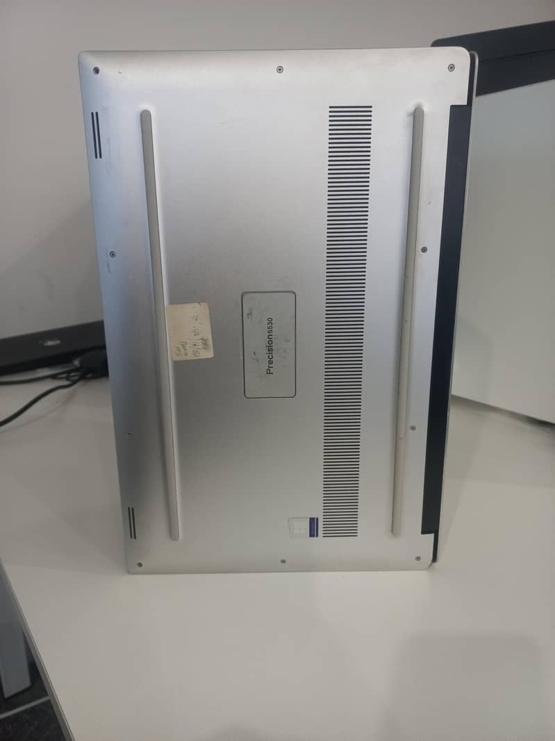 Dell Precision 5530 8