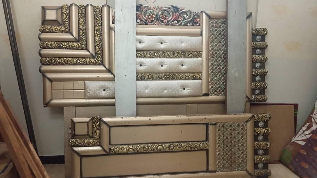 Bed set and Dressing Table 0