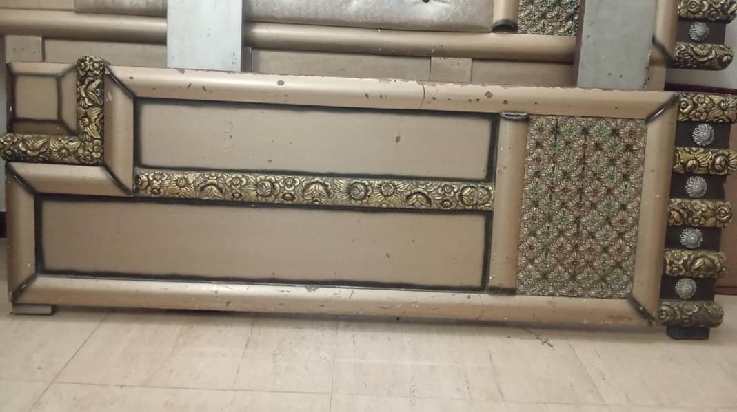 Bed set and Dressing Table 2
