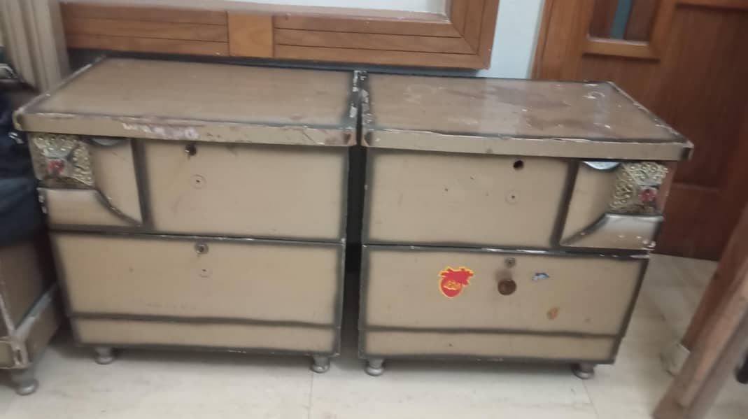 Bed set and Dressing Table 3