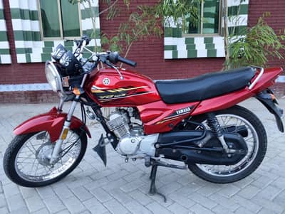 Yamaha YBz 125 Red Lush Bike