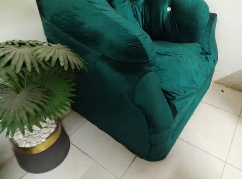 Sofas set with center table 7