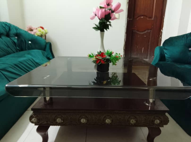 Sofas set with center table 17