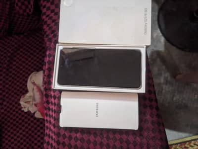 Samsung s21FE 5g officel PTA with box & cable 8/128