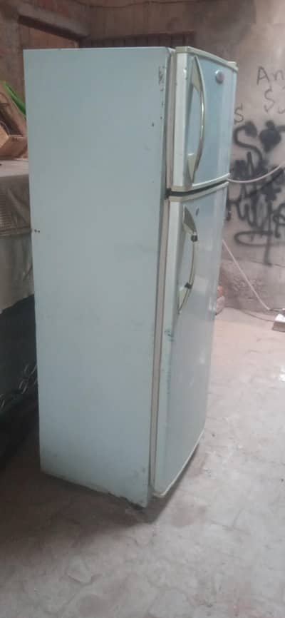 singer condition 10/7 frezer new cmpressor ok cooling  okok
