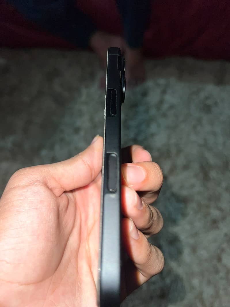 Apple iPhone 16 3