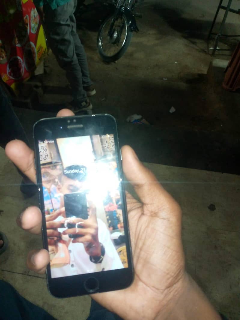 Apple iPhone 7 1