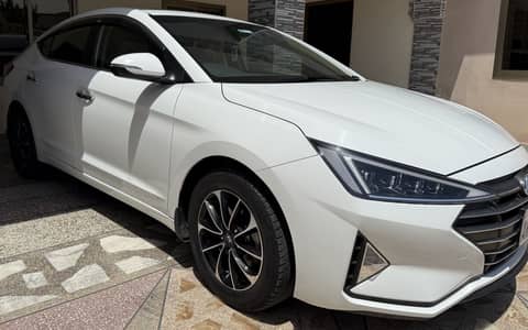 Hyundai Elantra 2024