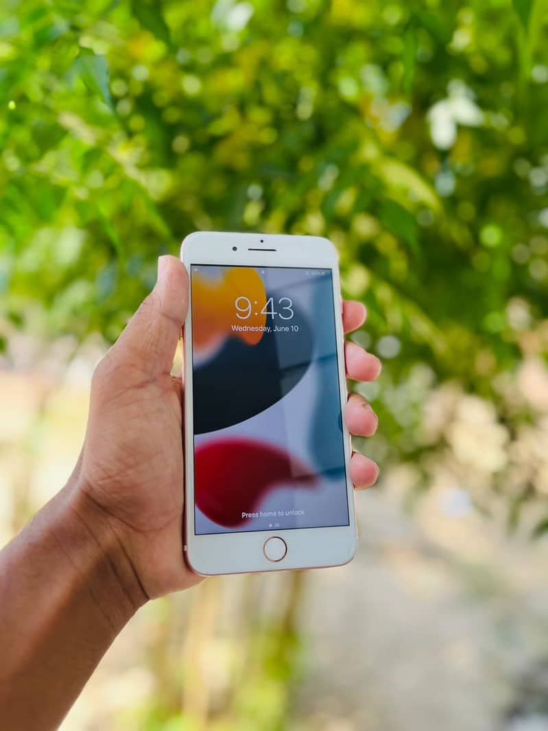 Apple iPhone 7 Plus 1