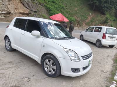 Suzuki Swift 2013 Dlx automatic