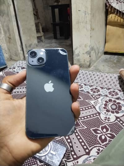 Apple iPhone 13