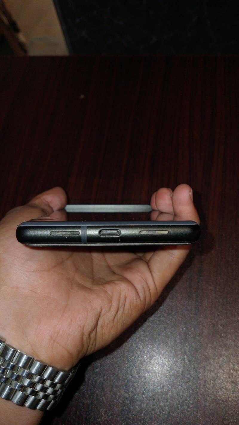 Google Pixel 6 4