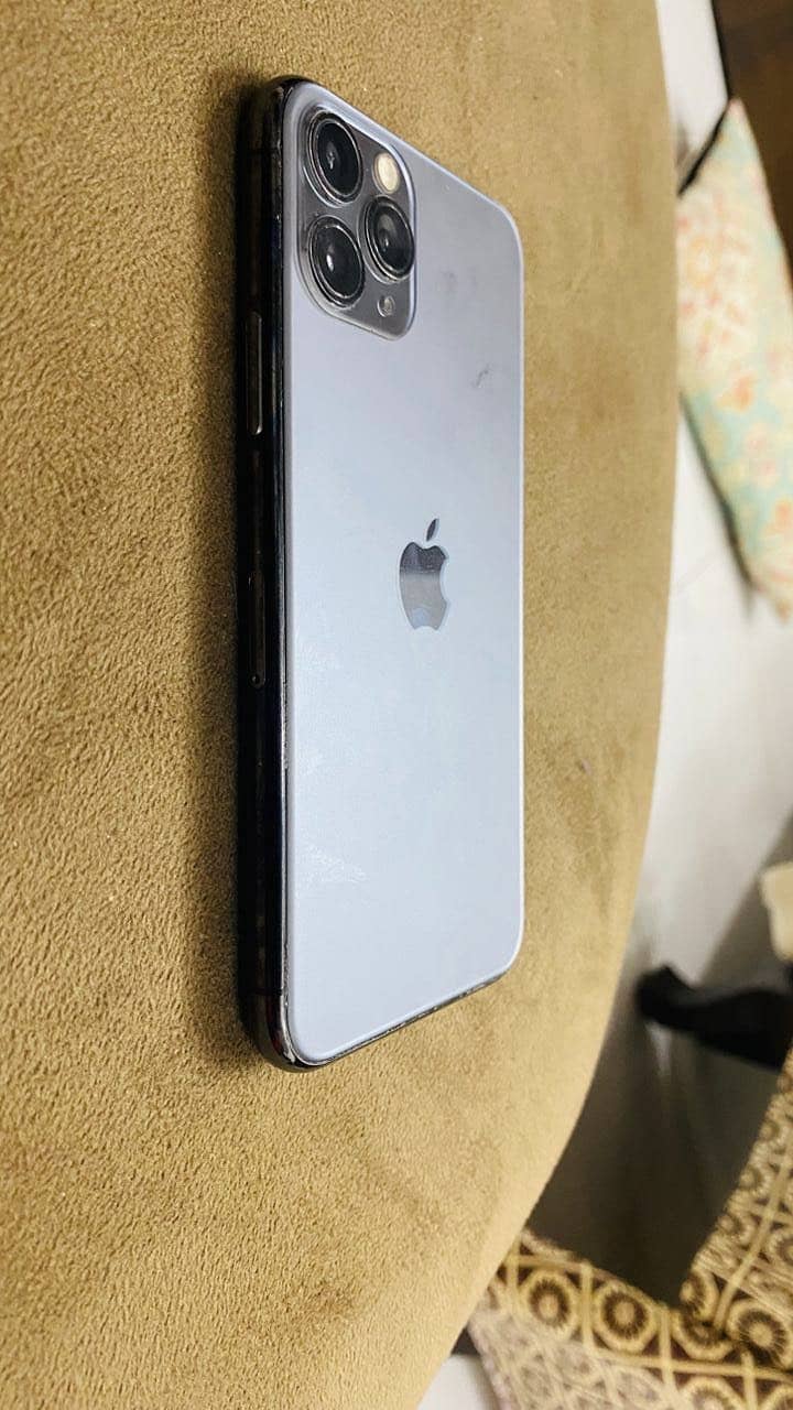 iPhone 11 Pro 1