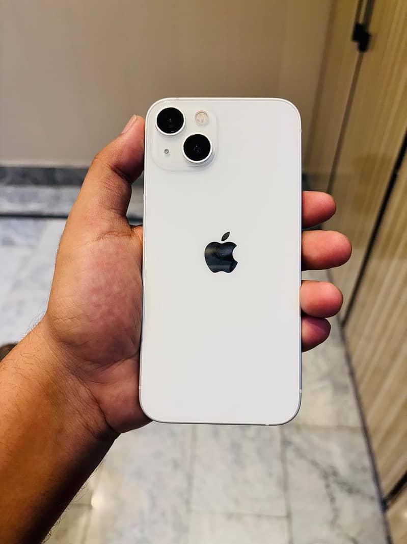 Apple iPhone 13 0