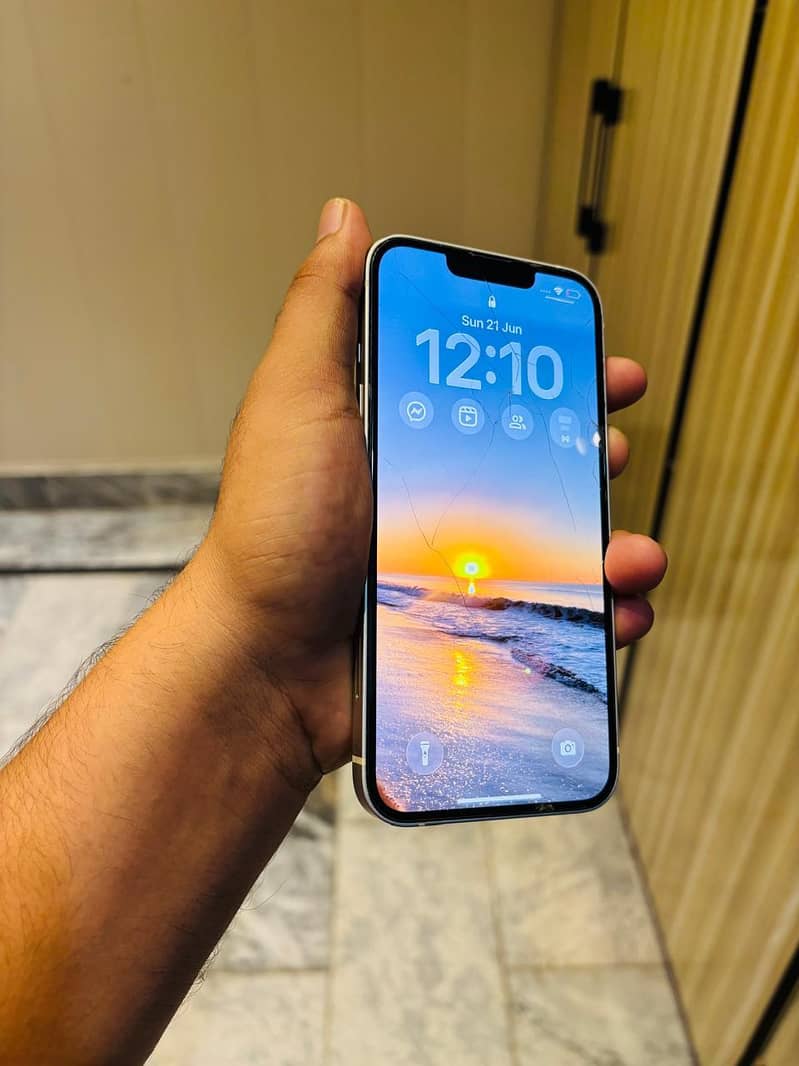 Apple iPhone 13 3