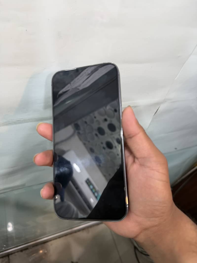 iPhone 14 Pro Max 1