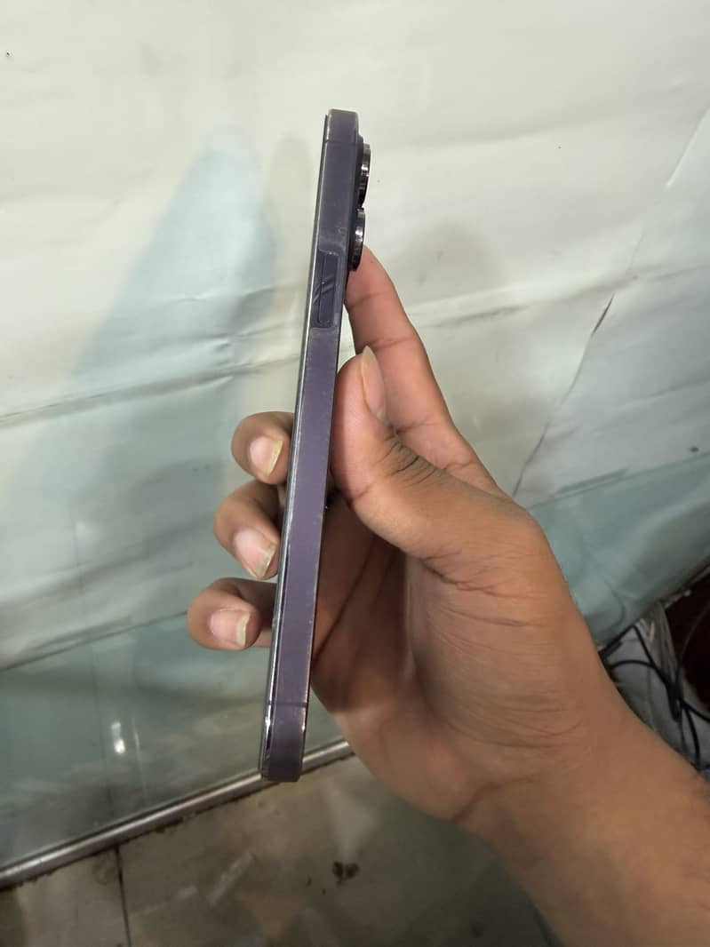 iPhone 14 Pro Max 2