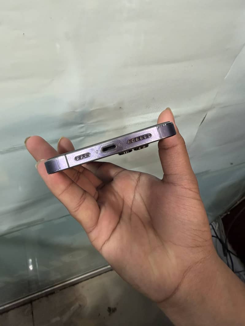 iPhone 14 Pro Max 4