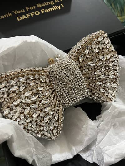Bridal clutch