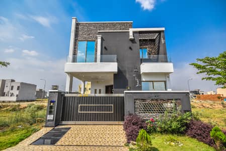 5 Marla House Available for Rent Prime Location