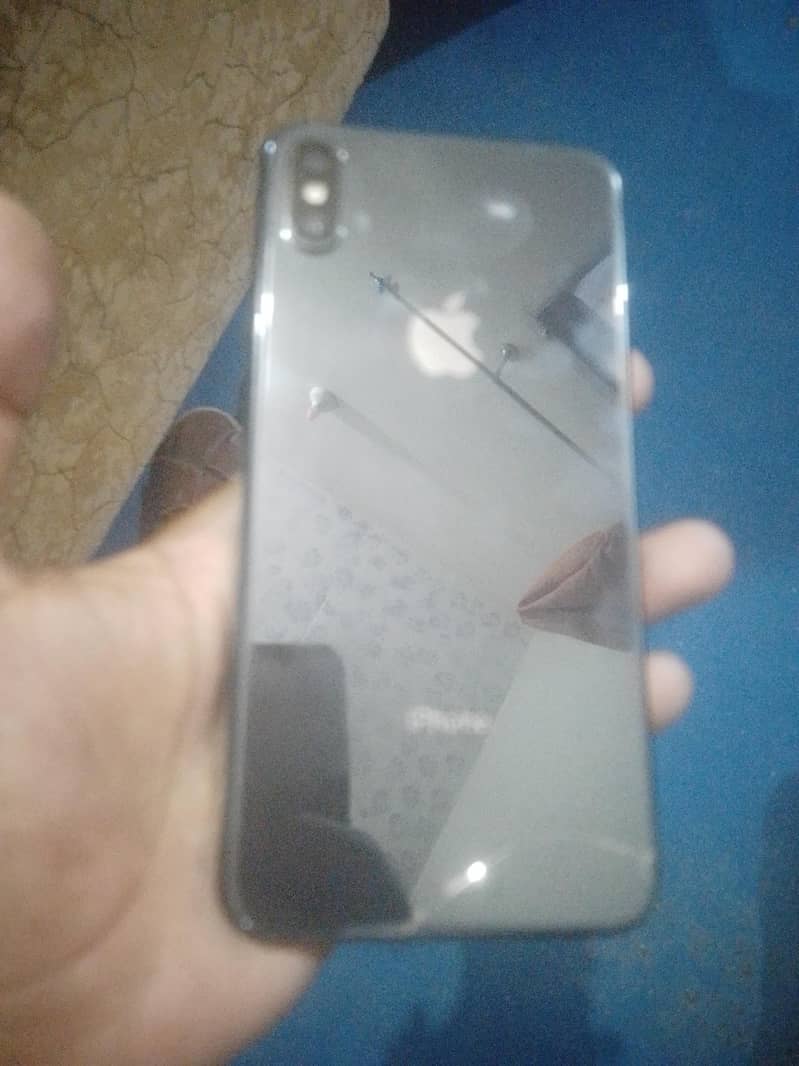 Apple iPhone XS Max 2