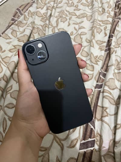 Apple iPhone 13