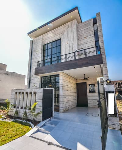 5 Marla House Available for Rent Prime Location