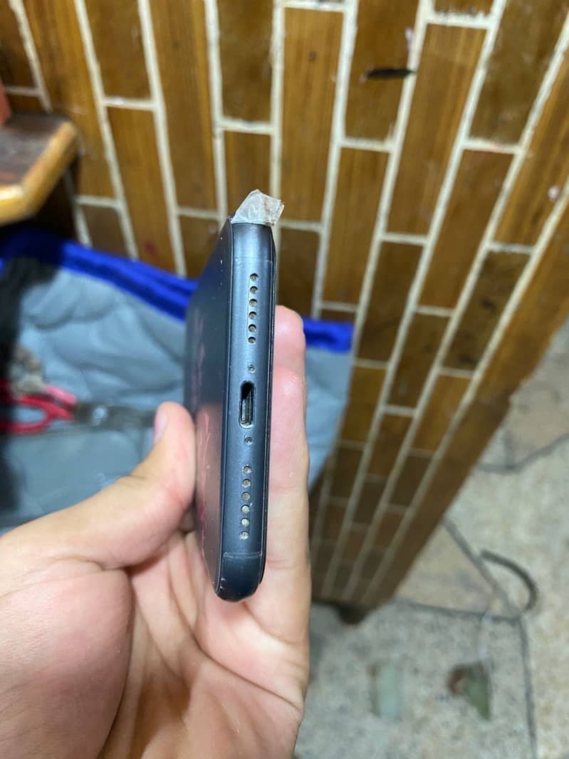 Apple iPhone 11 8