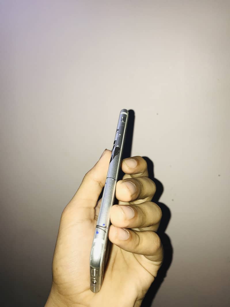 Apple iPhone 8 1