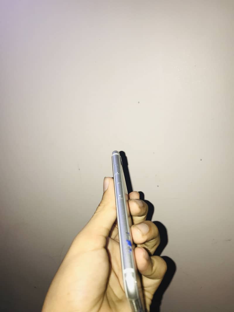 Apple iPhone 8 4