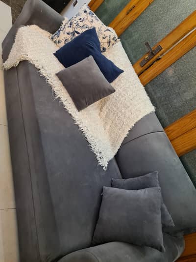 ​"Modern 5-Seater Sofa Set - Urgent Sale at Low Price"