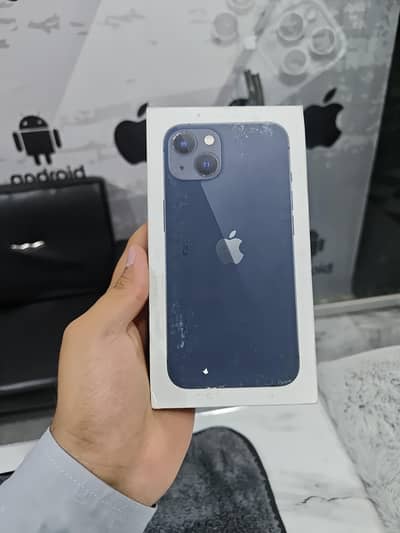 Apple iPhone 13