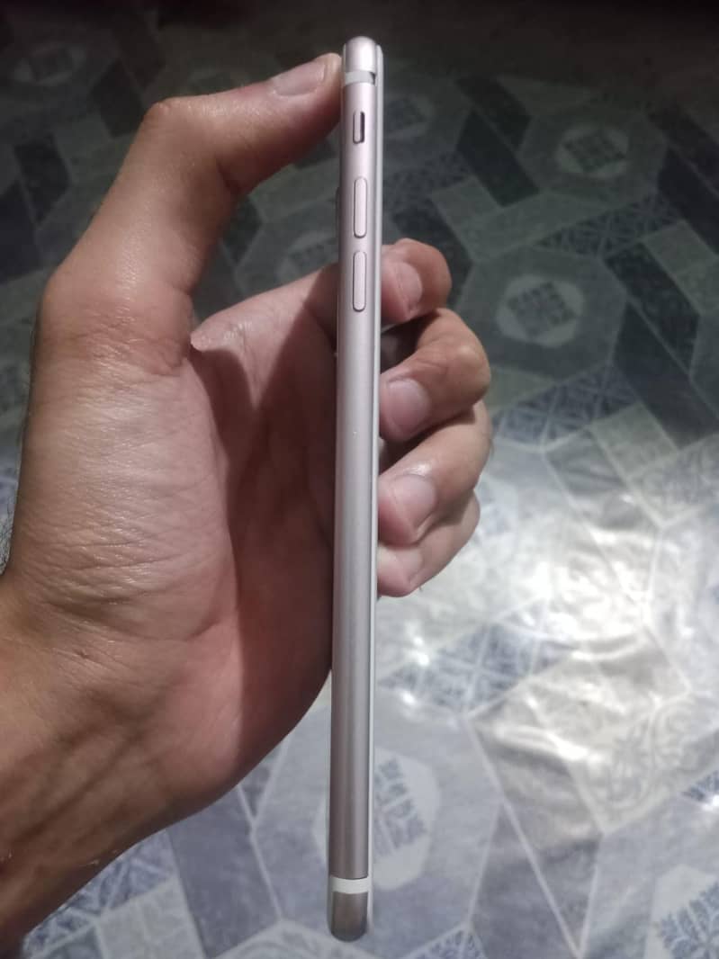 Apple iPhone 7 Plus 1