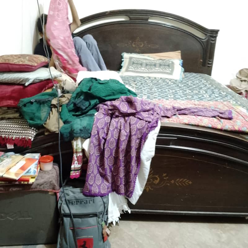bed with dressing table 2