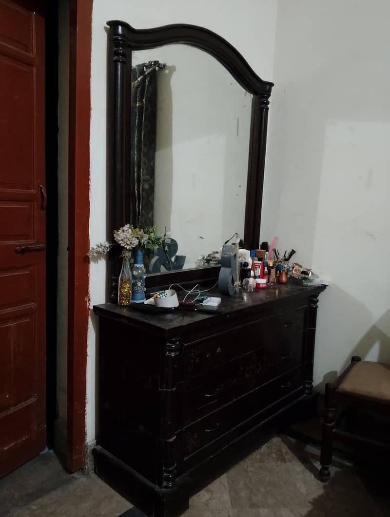 bed with dressing table 4