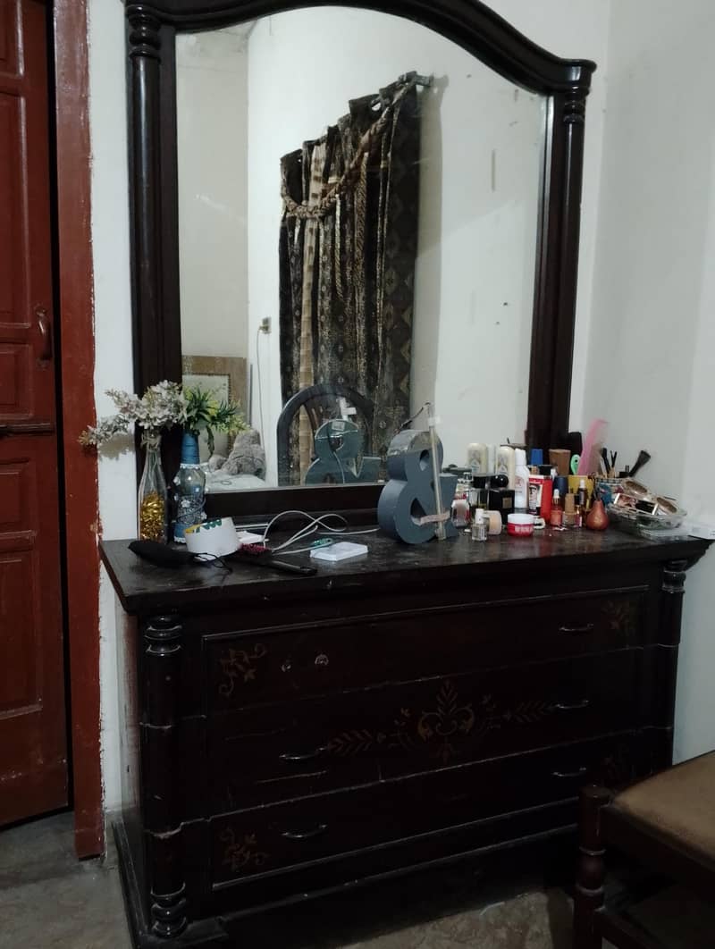 bed with dressing table 5