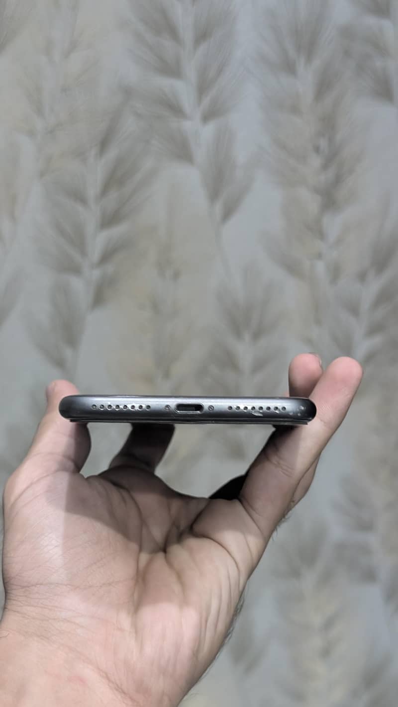 Apple iPhone 8 7