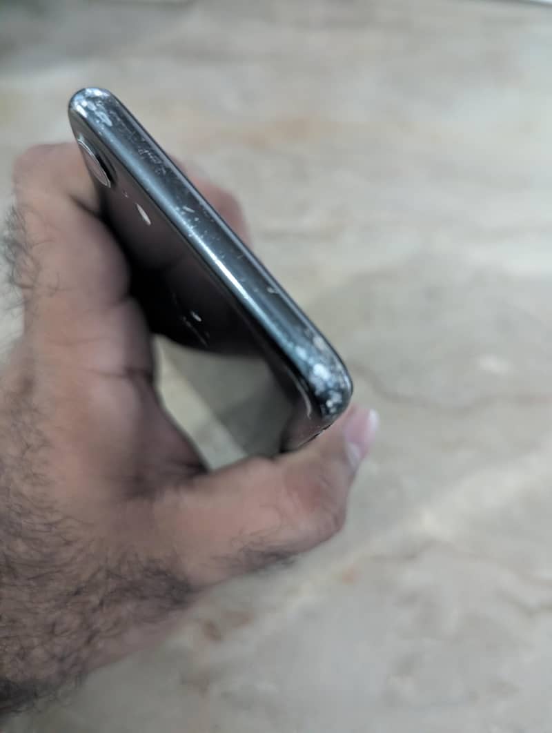 Apple iPhone 7 3