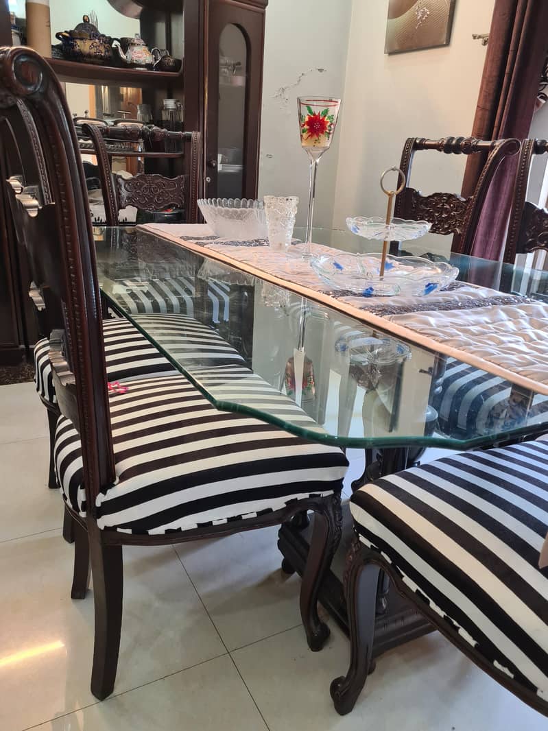 ​"Solid 6-Seater Dining Table - Well Maintained & Clean" 0