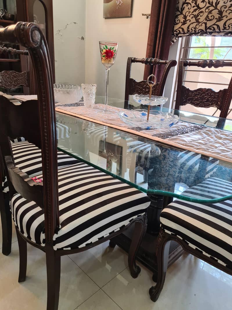 ​"Solid 6-Seater Dining Table - Well Maintained & Clean" 1