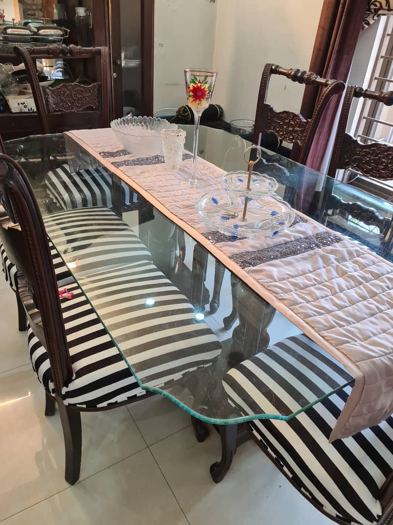 ​"Solid 6-Seater Dining Table - Well Maintained & Clean" 2