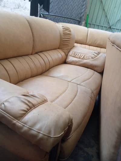2 soofa hae2 seated 10/9