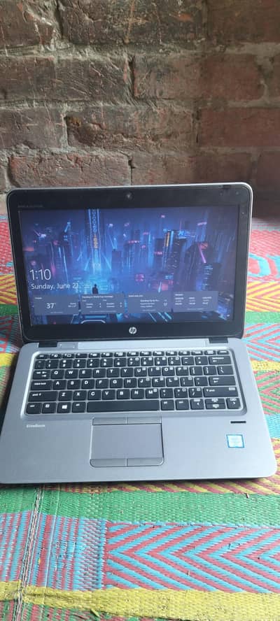 HP elite book 820 G3