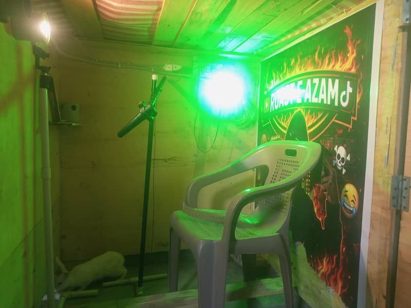 Mini studio 10