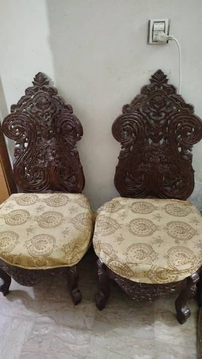 chinoti wood chairs