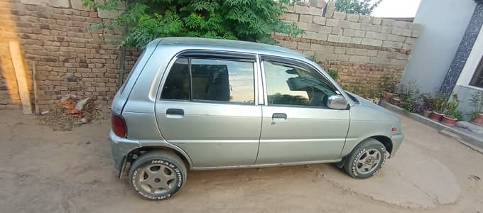 Daihatsu Cuore 2003