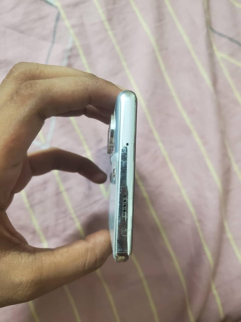 Tecno CAMON 40 Pro 1
