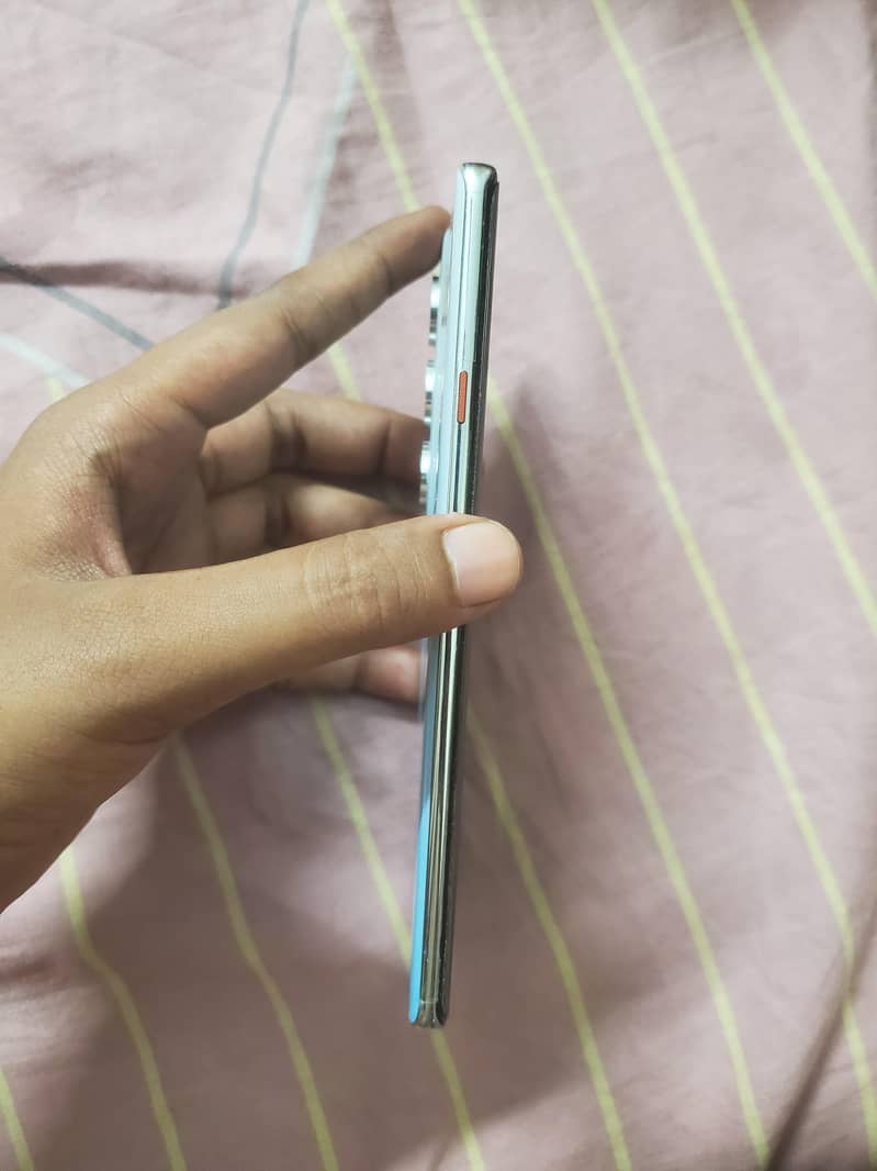 Tecno CAMON 40 Pro 2