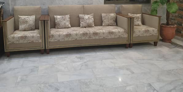 Sofa Set for Sale (comfortable to sit)