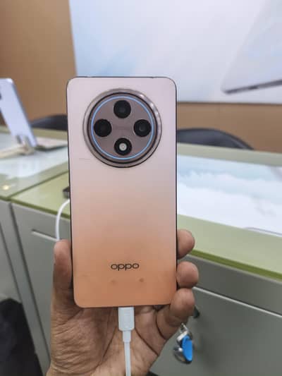 OPPO Reno12 F